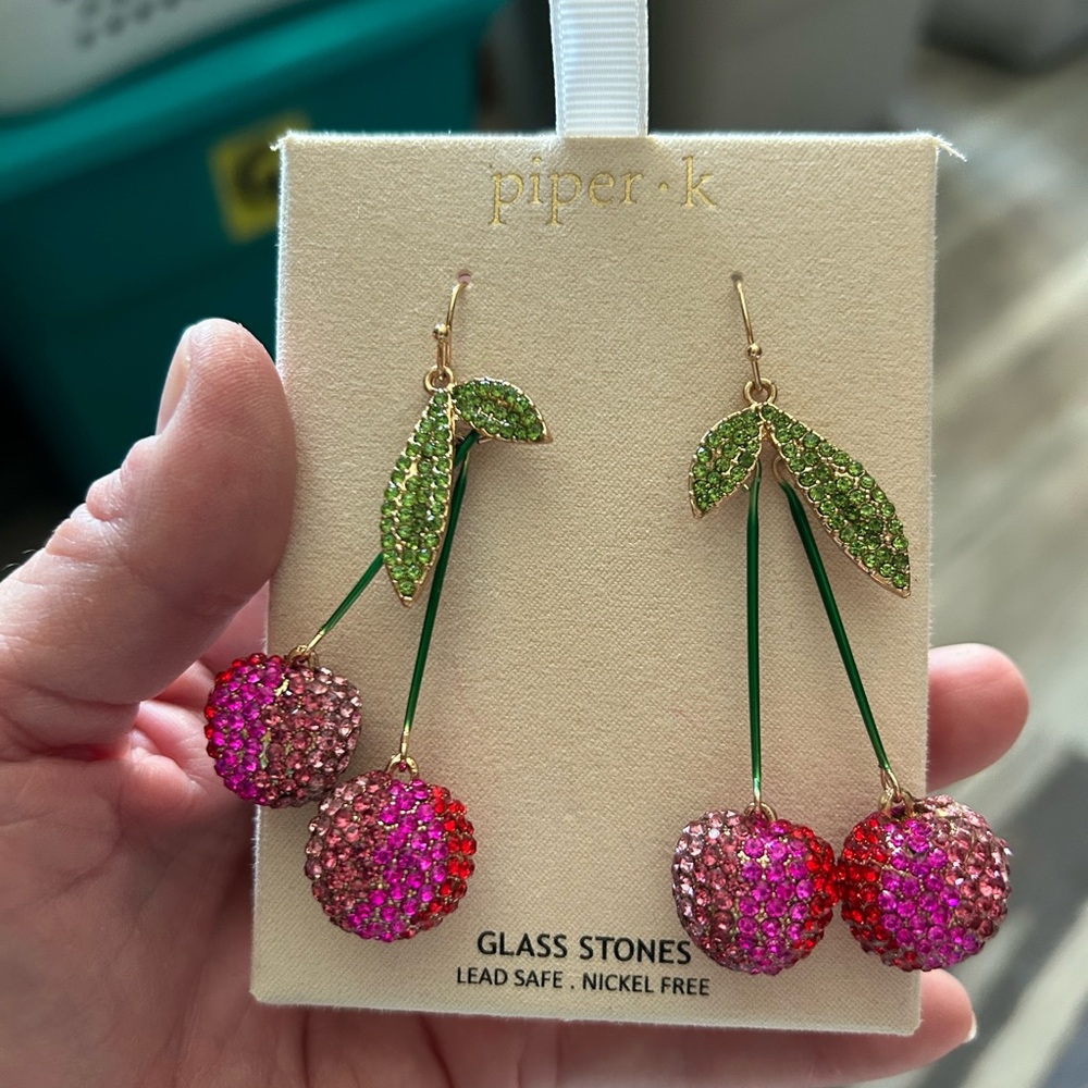 Piper K Rhinestone Glass Cherry Drop Dangle Earrings Bright Pink Green Gold
N - Picture 6 of 6